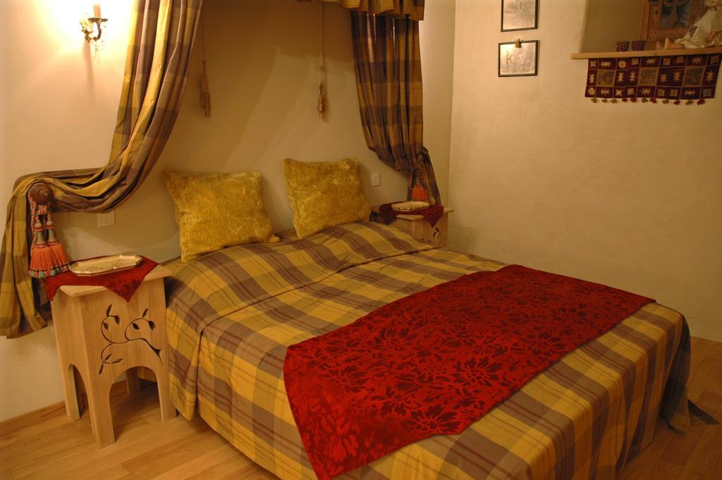 Manoir De La Branche Bed & Breakfast Maen Roch ภายนอก รูปภาพ